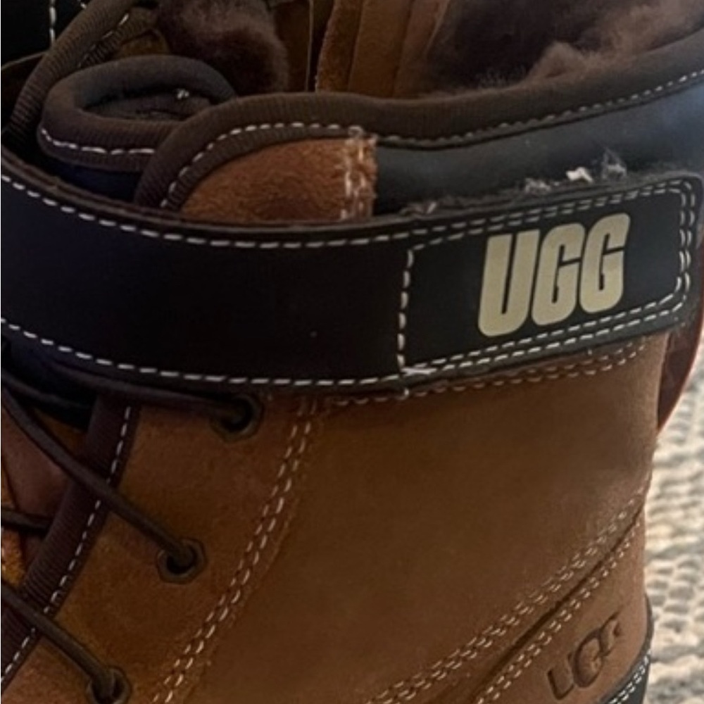 UGG BOOTS SIZE 6. Fits more like a 7
